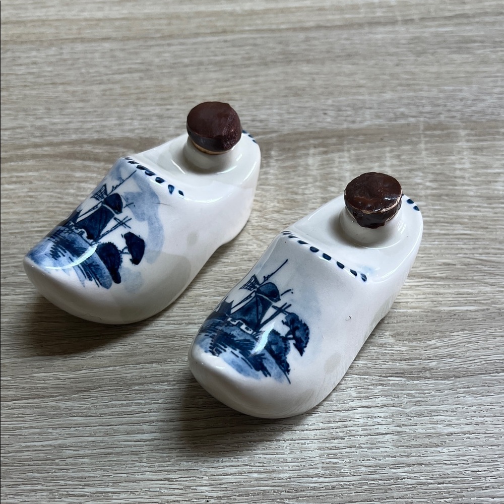 Rynbende & Sons in Holland  Miniature DELFT Decanter Clog set vintage